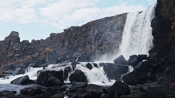 Oxararfoss壮观的冰岛瀑布