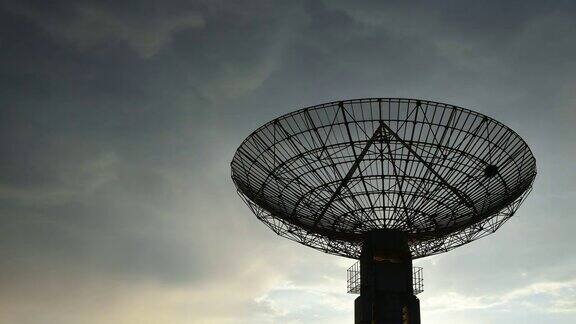 4K:碟形卫星通信塔