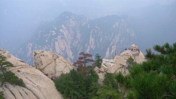 象棋馆位于中国著名景点华山山顶