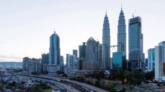 延时交通马来西亚城市太阳升起平移右边视频4k