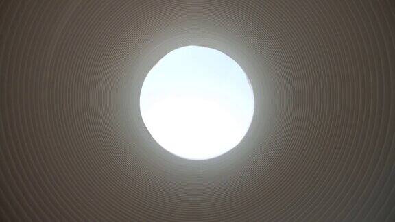 在一个管子里往前看概念性的时间隧道里的光