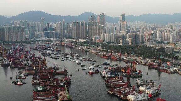 鸟瞰香港货柜货轮码头