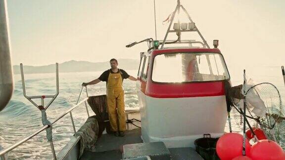 渔民在地中海驾驶的偷拍照片