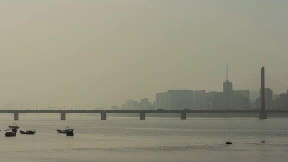 阳光明媚的一天杭州城市滨江交通大桥时光流逝全景4k中国