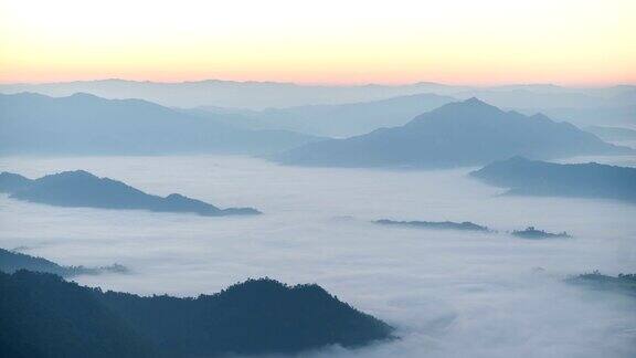山岳自然定时云雾运动