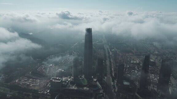 中国东莞市中心处于大雾之中
