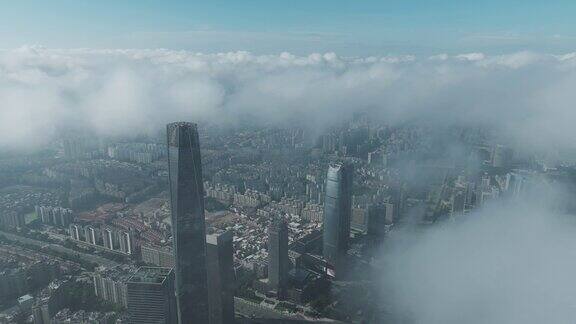 中国东莞市中心平流大雾下