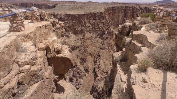 亚利桑那州小科罗拉多峡谷小科罗拉多峡谷的一个细裂缝下的景色