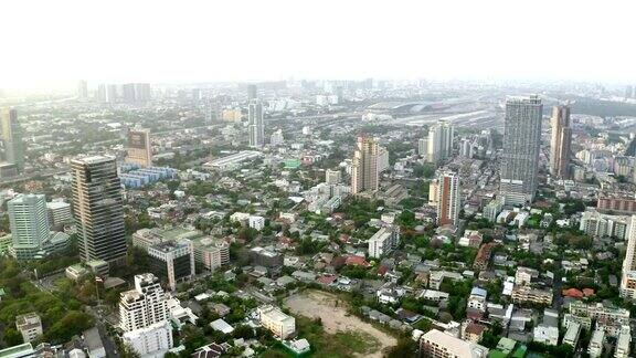曼谷市区现代办公大楼鸟瞰图