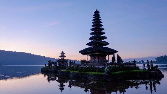 巴厘岛Puraulundanubratan寺庙4k延时白天到晚上