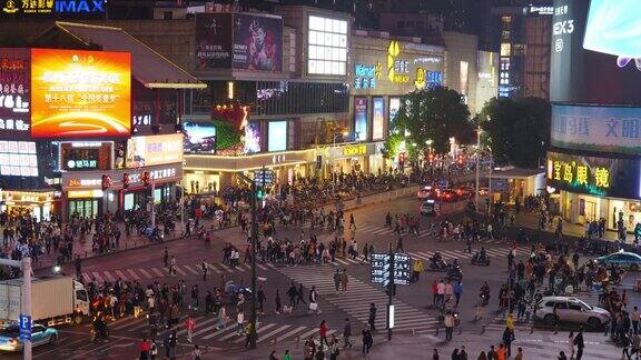 夜间照明长沙市区著名人行横道屋顶全景4k中国