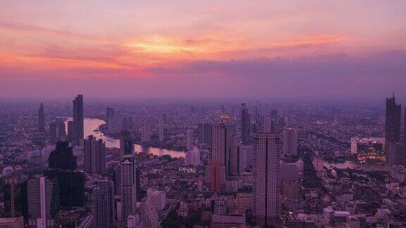 日落到夜晚时间流逝和倾斜:曼谷城市景观和湄南河