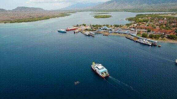 吉利马努克海上客运渡轮港印尼巴厘岛
