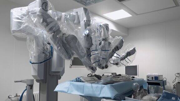 现代化诊所的手术室配备了先进的机器人工具