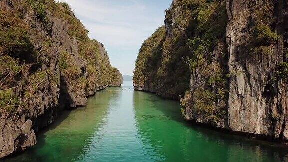 岩运河大泻湖米尼洛克岛菲律宾巴拉望岛