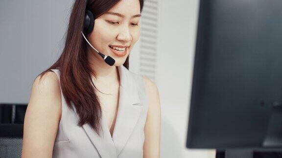亚洲女性呼叫中心客服代表谈话