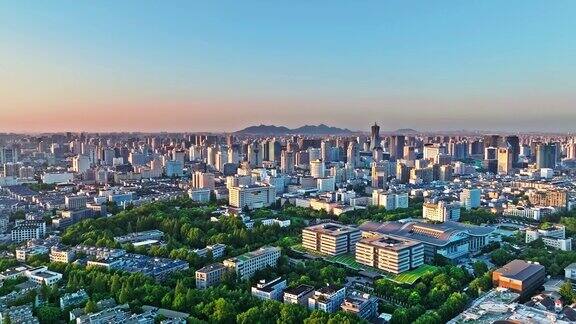 鸟瞰日落时的杭州和建筑中国