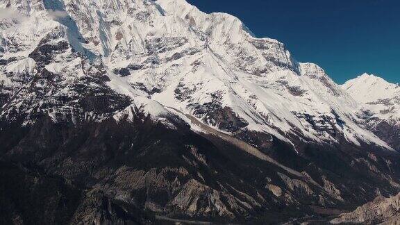 尼泊尔喜马拉雅山脉的安纳普尔纳雪峰