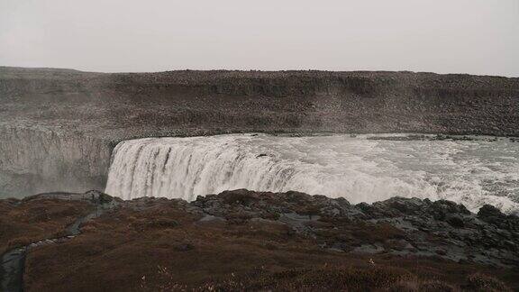 迪蒂弗斯冰岛最大的瀑布