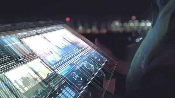 女主管在晚上开车时用带有未来现实技术的数字平板电脑检查石化工厂