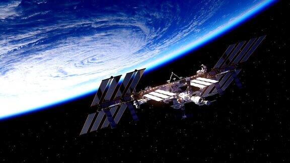 国际空间站在外太空旋转太阳能电池板
