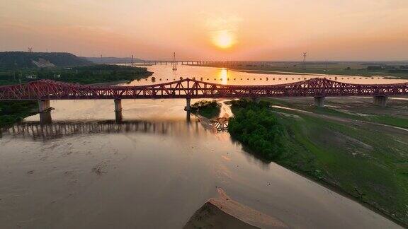 一座横跨黄河的钢桥中国