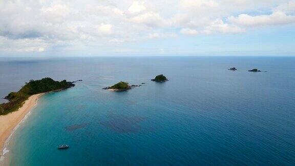 鸟瞰图美丽的海滩上的热带岛屿菲律宾、埃尔尼多
