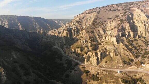 鸟瞰图烟囱岩石谷库拉马尼萨土耳其
