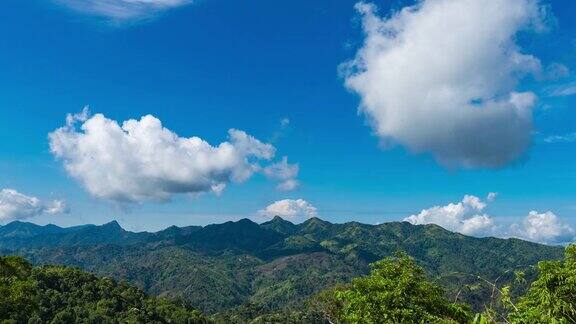 ZI热带山脉和蓝天动云风景