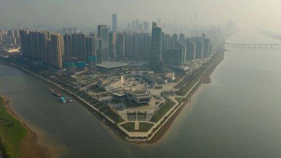 长沙市艳阳天著名的市中心文化综合体三角洲湾航拍延时全景4k中国