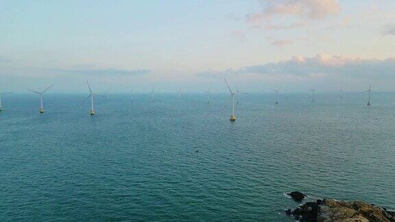 航拍海上风车风力发电场景