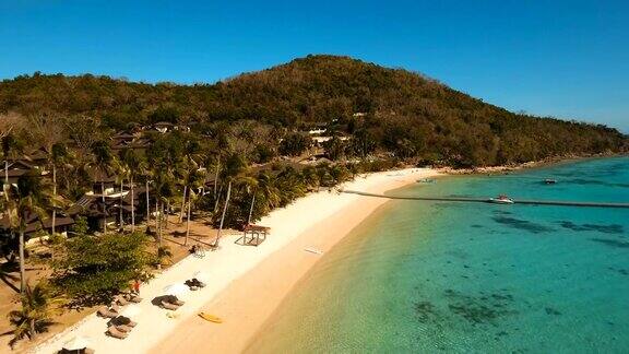 鸟瞰图美丽的海滩上的热带岛屿Coron菲律宾巴拉望省