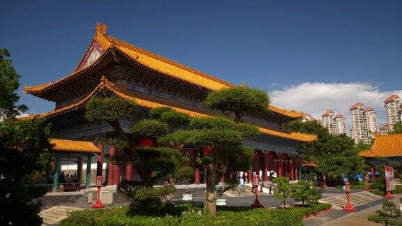 阳光明媚的一天珠海城市公园寺庙前面慢镜头全景4k中国