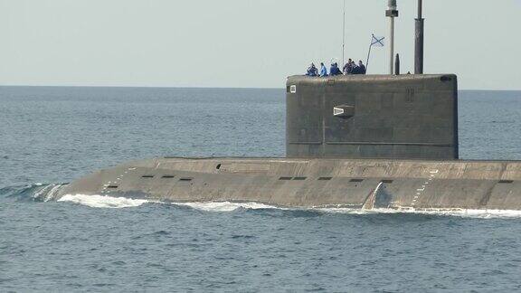 海上现代导弹潜艇