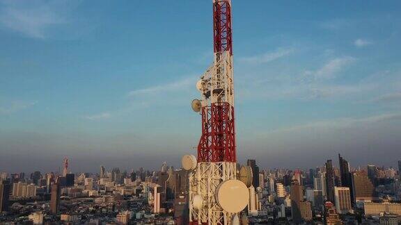 市内通信塔及通信设备鸟瞰图