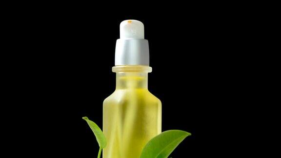 天然油用于头发或皮肤护理的玻璃罐中无塑料环保化妆品