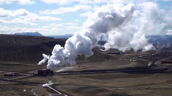 冰岛HverirMyvatn地热地区的地热设施有沸腾的泥浆池和冒蒸汽的喷气孔