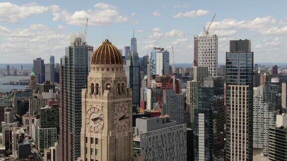 纽约布鲁克林市中心威廉斯堡银行钟楼的天线