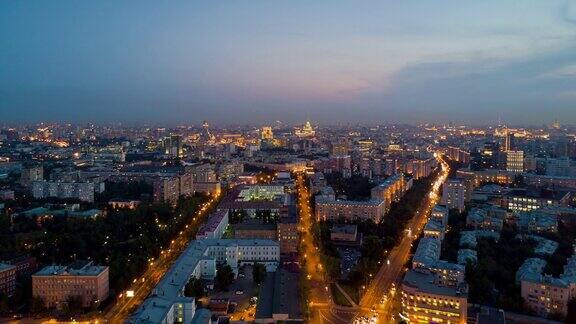 夜晚日落莫斯科交通街道城市景观空中全景4k超时间推移俄罗斯