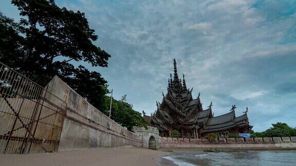 泰国芭堤雅的真理圣殿或木制庙宇