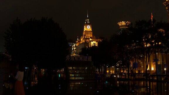 夜光照亮了上海著名的海关大厦全景4k中国