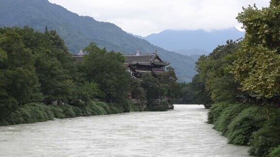 都江堰的流水和山川