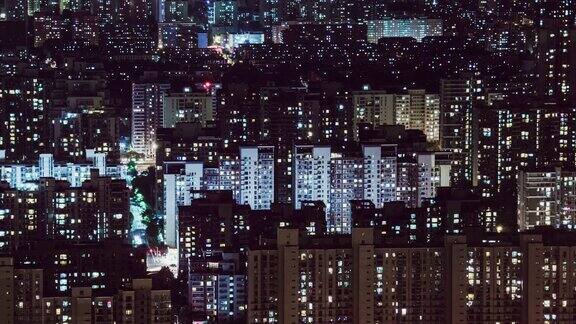 住宅楼窗户闪烁的夜晚北京中国