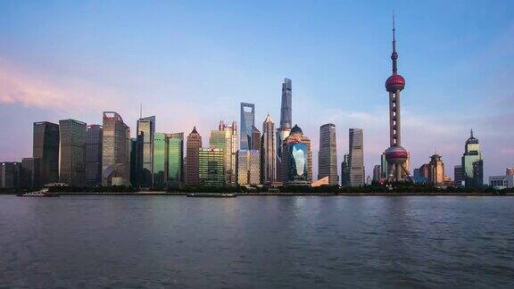 上海市中心的现代化建筑时间流逝