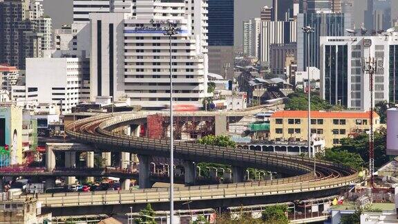 胜利纪念碑的时间流逝BTS线路和交通岛在泰国曼谷