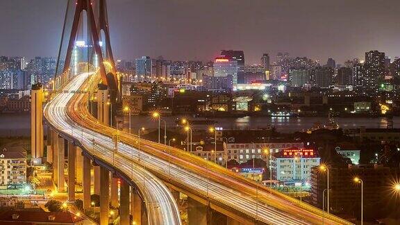 上海杨浦大桥夜景上海高速公路交通繁忙(延时)