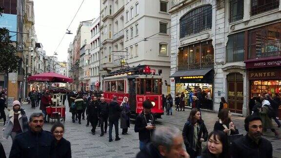 4K:伊斯提卡尔街怀旧红色有轨电车