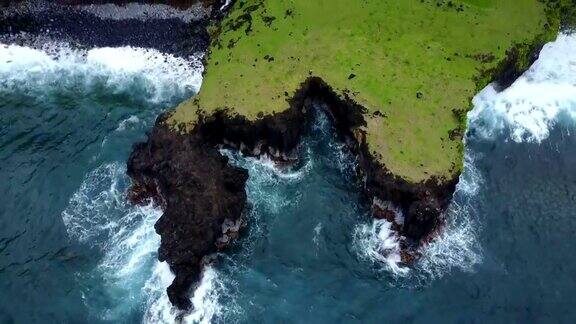 无人机拍摄的毛伊岛锯齿状的海岸特征
