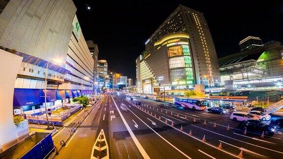 大阪火车站入口和日本前景街道