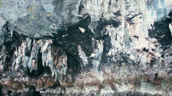 泰国攀牙湾国家公园巨大的石灰岩悬崖